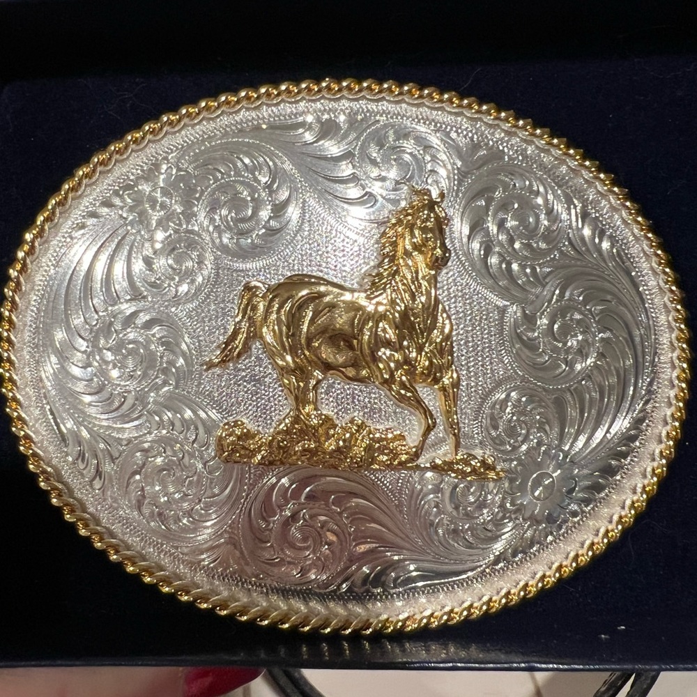 Montana Silversmiths Galloping Horse Buckle